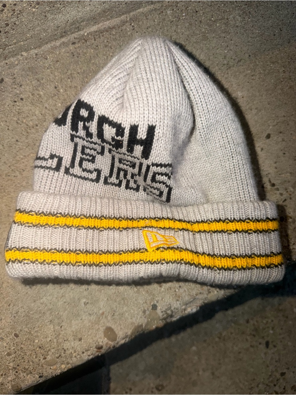 New Era Pittsburgh Steelers Gray Knit Beanie with Yellow Accents - Picture 6 of 6